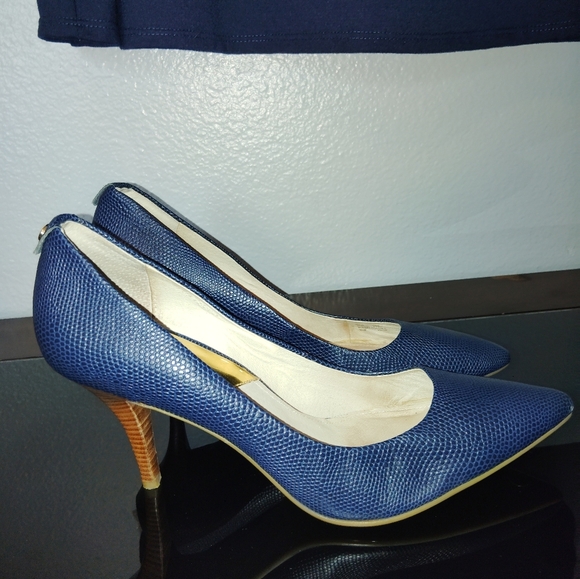 Michael Kors Navy Blue Heels - Picture 3 of 16